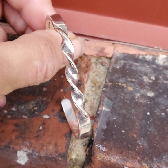 Vintage Modernist sterling open cuff - Picture 12 of 12